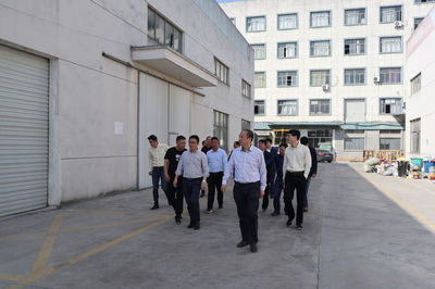 開(kāi)發(fā)區(qū)周六現(xiàn)場(chǎng)會(huì)連走10個(gè)點(diǎn)只為3件事:拓平臺(tái)、優(yōu)配套、促落地