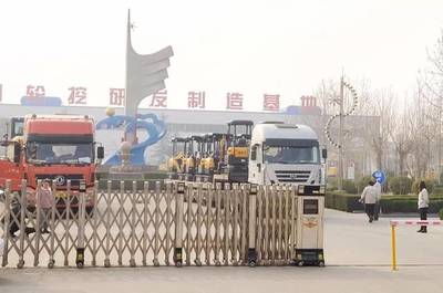 恒特挖掘機(jī)再發(fā)15臺微型挖掘機(jī)交付客戶